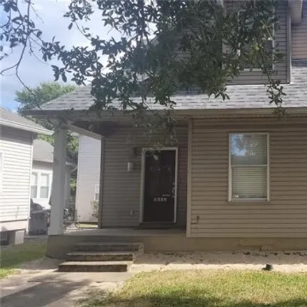 Rent this 3 bed house on 121 Mound Avenue in New Orleans, LA 70124