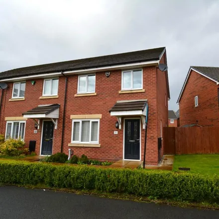 Rent this 3 bed duplex on Cotton Fields in Walkden, M28 3UA