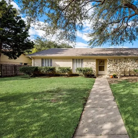 Image 1 - 13229 Glenside Drive, Farmers Branch, TX 75234, USA - House for sale
