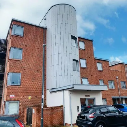 Buy this 1 bed apartment on Serpentine Close in Goodmayes, London