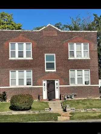 Buy this 7 bed house on Union at Theodosia in Union Boulevard, St. Louis
