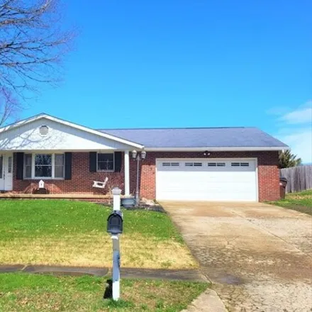 Buy this 3 bed house on 634 Brandywine Drive in Mansfield, OH 44904
