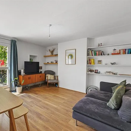 Rent this 3 bed apartment on Rutland Road in London, E9 7JU
