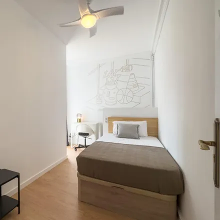 Rent this 7 bed room on Carrer de les Jonqueres in 4, 08003 Barcelona