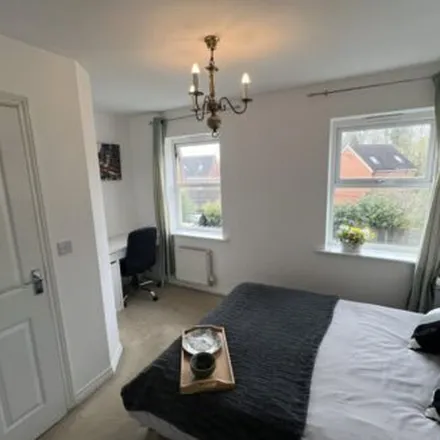 Image 2 - 89 Lancaster Gate, Cambourne, CB23 6AU, United Kingdom - Apartment for rent