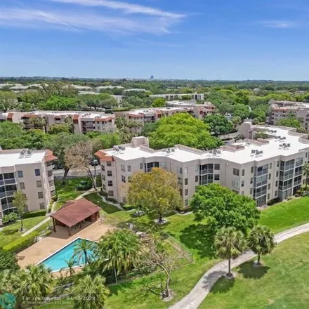 Buy this 2 bed condo on 1875 Sable Palm Drive in Pine Island Ridge, Davie