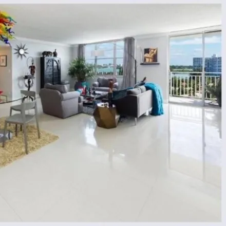 Image 6 - 2050 Canal Drive, San Souci Estates, North Miami, FL 33181, USA - Condo for sale