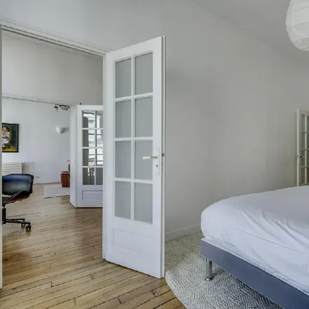 Image 5 - 14 Rue des Petits Carreaux, 75002 Paris, France - Apartment for rent