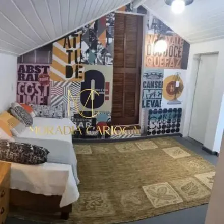 Buy this 2 bed apartment on Pizzas y Empanadas in Avenida José Bento Ribeiro Dantas 3056, Manguinhos