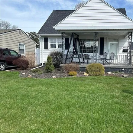 Buy this 3 bed house on 4672 282nd Street in Toledo, OH 43611