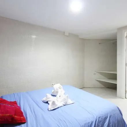 Image 5 - Calle de Antonio Zamora, 34, 28011 Madrid, Spain - Apartment for rent