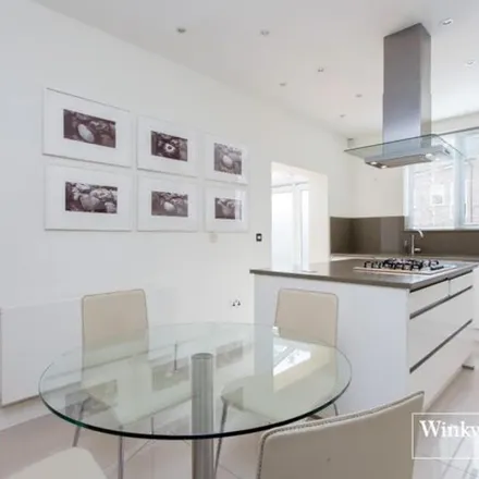 Image 8 - Nicolas Court, Finchley Road, London, NW11 7EY, United Kingdom - Duplex for rent