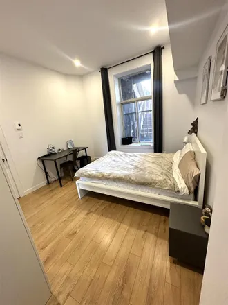 Image 2 - 1012 Rue Sherbrooke Est, Montreal, QC H2L 1H8, Canada - Room for rent