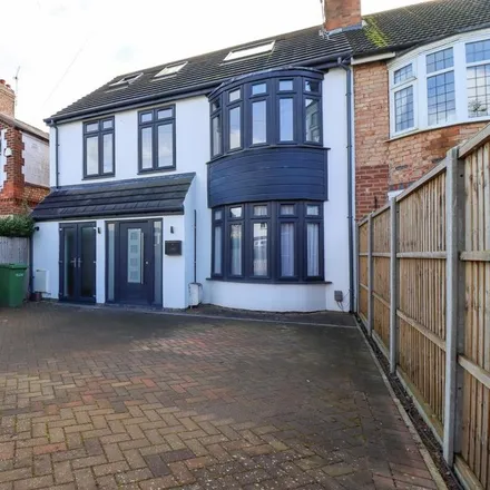 Rent this 5 bed duplex on Beech Road in Wigston Road, Oadby