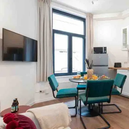 Rent this 2 bed apartment on Rue de l'Enseignement - Onderrichtsstraat 41 in 1000 Brussels, Belgium