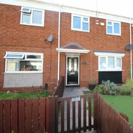 Rent this 3 bed townhouse on Elmstone Gardens in Stockton On Tees, Durham