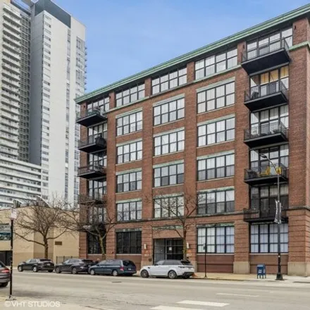 Rent this 1 bed condo on 817 West Washington Boulevard in Chicago, IL 60661