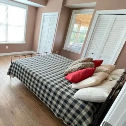 Rent this 4 bed house on Waynesboro in VA, 22980