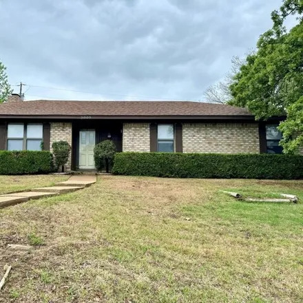 Rent this 3 bed house on 3007 Jennifer Avenue in Denison, TX 75020