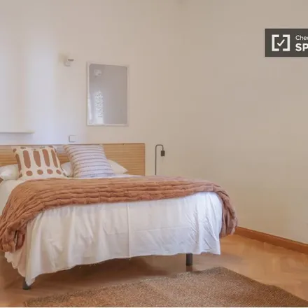 Rent this 9 bed room on Calle de Joaquín María López in 32, 28015 Madrid