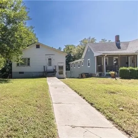 Buy this 2 bed house on 1056 Mound Street in Atchison, KS 66002