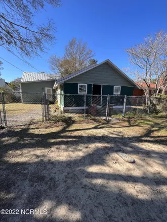 Buy this 2 bed house on 409 North Lord Street in Southport, NC 28461