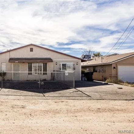 Buy this 3 bed house on Mountain Avenue in Kingman, AZ 86402