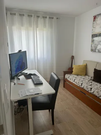 Image 3 - R. Dr. Coutinho Pais, Paço de Arcos, Portugal - Room for rent