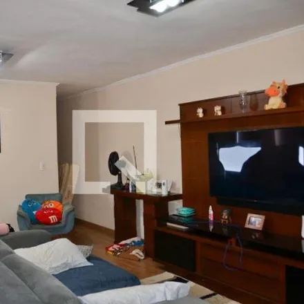 Rent this 3 bed apartment on Rua Amapá in Rudge Ramos, São Bernardo do Campo - SP