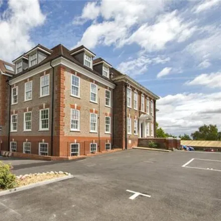 Image 1 - Orpington Station, Crofton Road, Tubbenden, London, BR6 8AE, United Kingdom - Apartment for sale