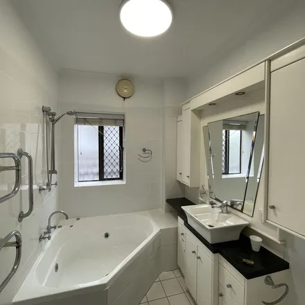 Image 7 - Wrightson Avenue, Bar Beach NSW 2300, Australia - Apartment for rent