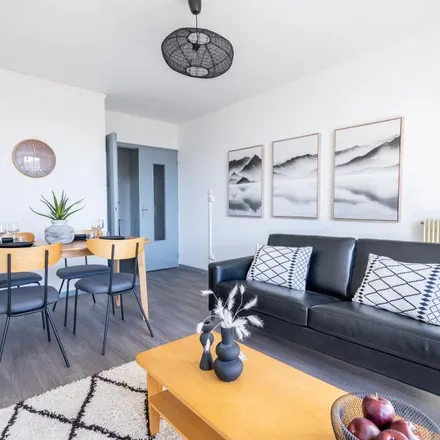 Rent this 3 bed apartment on 28 Rue Théodore Ravanat in 38340 Voreppe, France