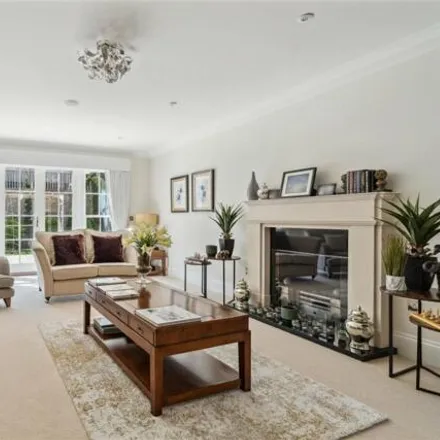 Image 2 - Valley Road, Chorleywood, WD3 4BL, United Kingdom - House for sale