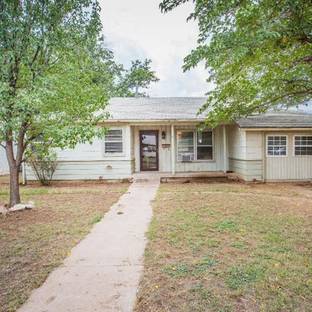 Buy this 2 bed house on 2509 39th Street in Lubbock, TX 79413