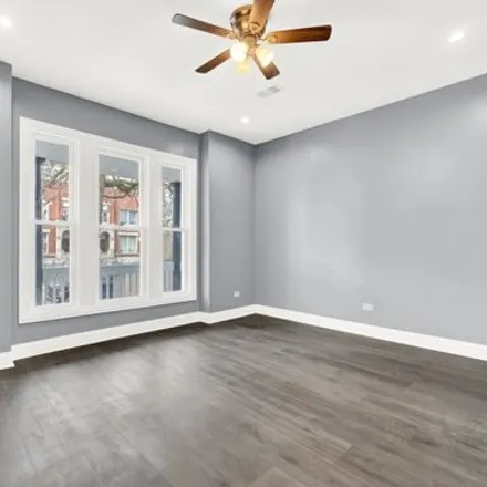 Image 4 - 6447 South Parnell Avenue, Chicago, IL 60621, USA - House for sale