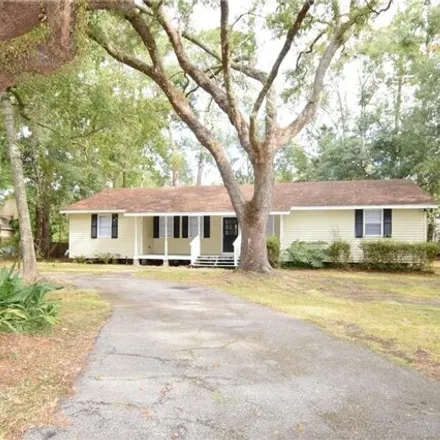 Rent this 3 bed house on 2032 Robin Street in Ozone Woods, St. Tammany Parish