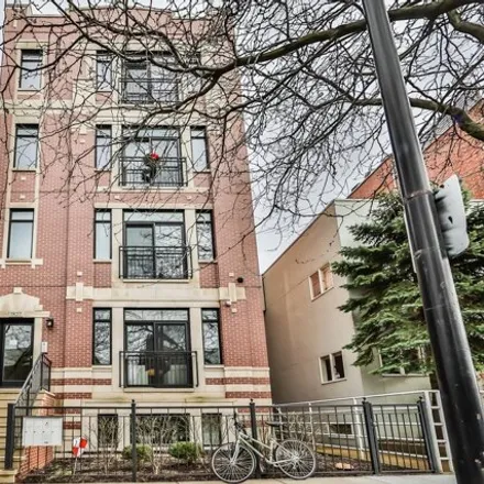 Buy this 3 bed condo on 1827 North Larrabee Street in Chicago, IL 60610
