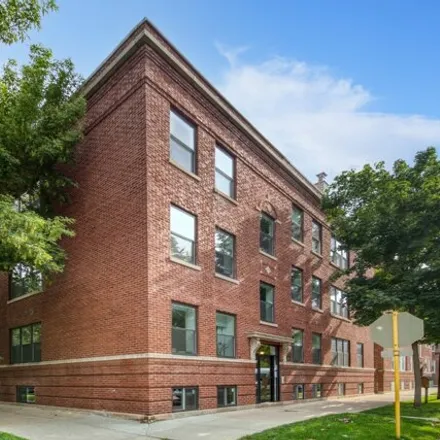 Rent this 2 bed house on 1656-1658 West Summerdale Avenue in Chicago, IL 60640