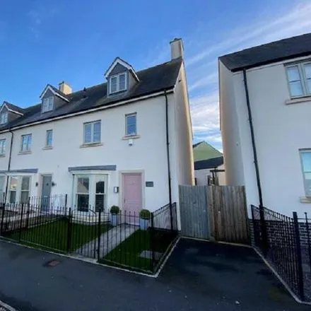 Buy this 4 bed duplex on Ridgeway Lane in Coed Darcy, SA10 6FY