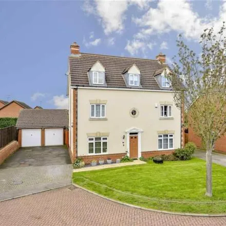 Buy this 5 bed townhouse on Hogarth Drive in Barton Seagrave, NN15 5UQ