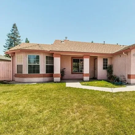 Buy this 3 bed house on 5421 North Rosalia Avenue in Fresno, CA 93722
