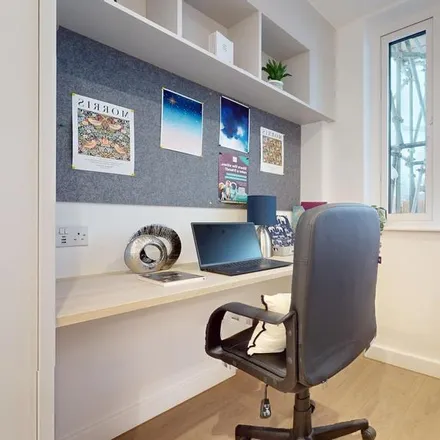 Rent this studio apartment on 11 Talbot Square in London, W2 1TS