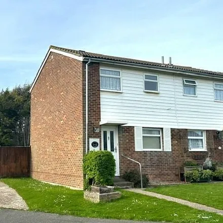 Rent this 2 bed duplex on Badlesmere Road in Eastbourne, BN22 8TW