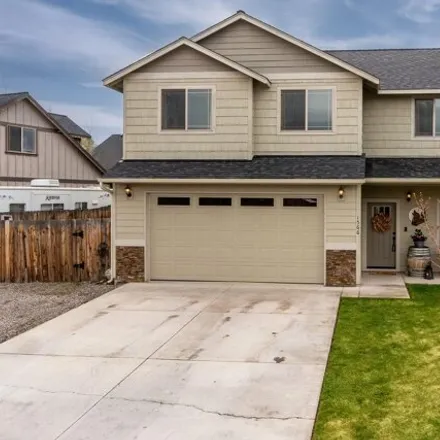 Buy this 4 bed house on 1544 Northwest 18th Street in Redmond, OR 97756