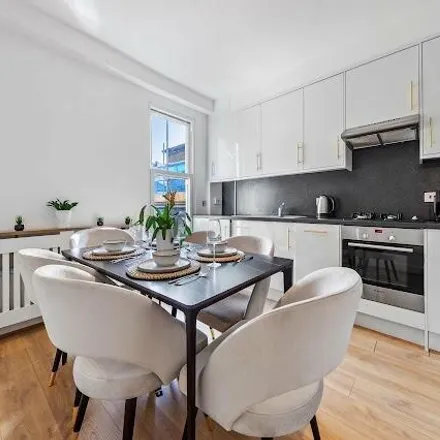 Buy this 3 bed apartment on Wandsworth Bridge Road in Londres, Great London