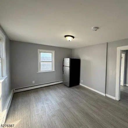 Image 2 - 390 Oregon Street, Union, NJ 07088, USA - Apartment for rent