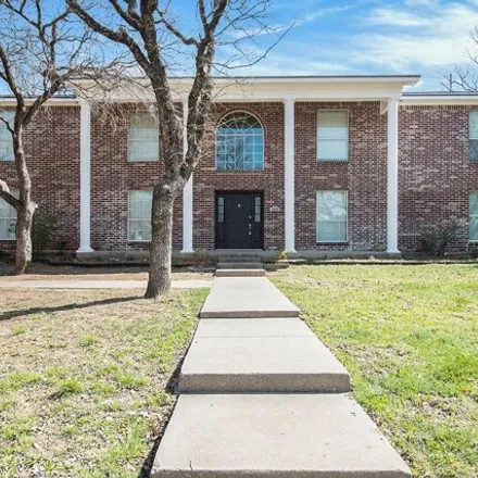 Buy this 5 bed house on 5954 Highgate Drive in Arlington, TX 76016