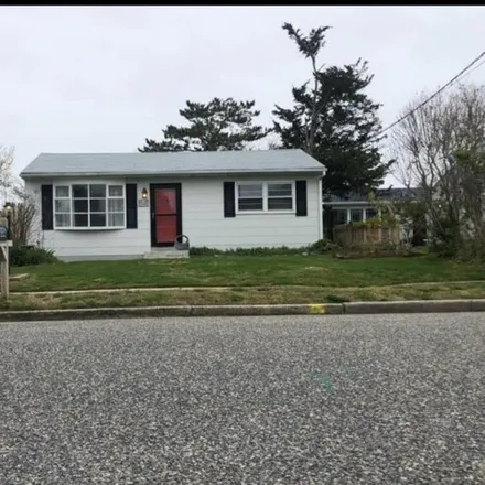 Buy this 4 bed house on 703 Atlantic Ave in North Cape May, New Jersey