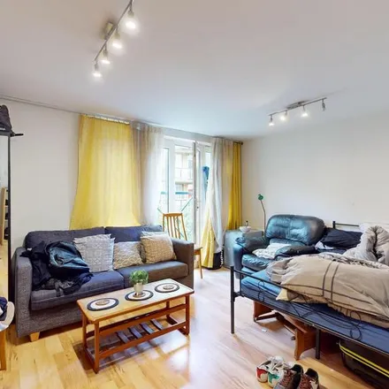 Rent this 2 bed apartment on Oswin Street in London, SE11 4TF