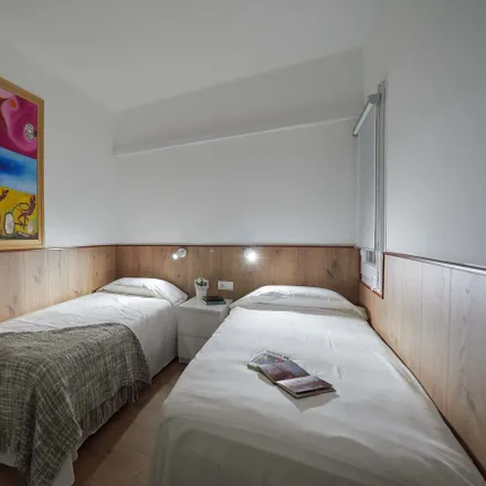 Image 9 - Carrer del Comte Borrell, 82, 08001 Barcelona, Spain - Apartment for rent